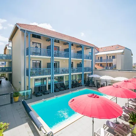 Apartment Seaside Retreat Near The Casino